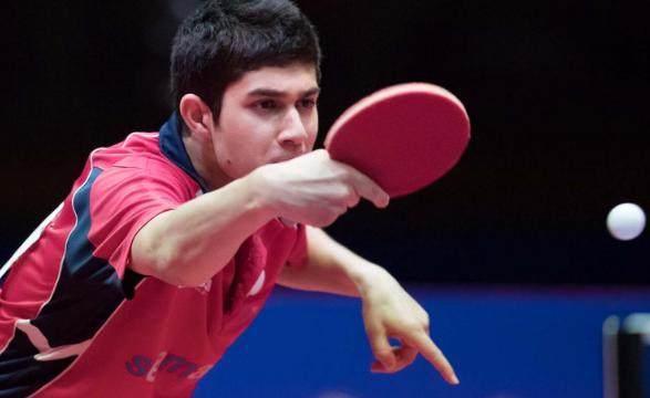 他是一名充 他是一名充